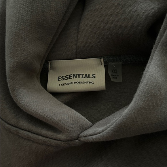 Essentials Fear of God Gray Sweatshirt - Picture 2 of 2